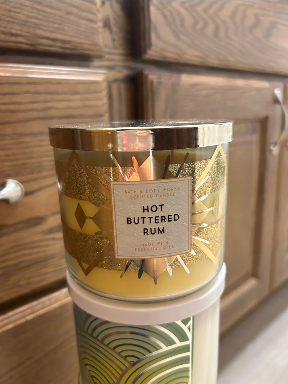 Bath & Body Works Yellow & Gold Hot Buttered Rum Decorative Jar Candle